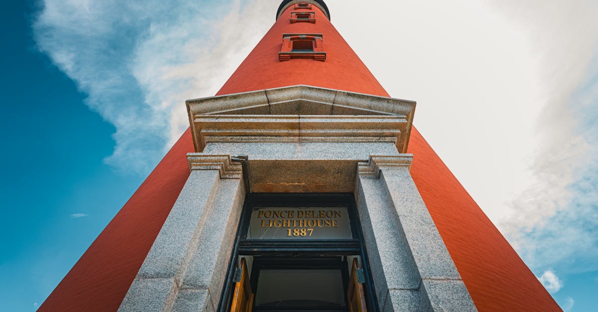 discover the charm and history of historic lighthouses, exploring their significance, architecture, and stories across the ages.